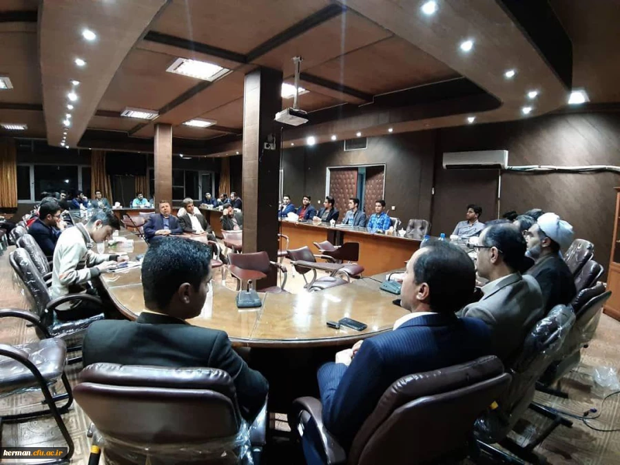 نشست صمیمی کانون ها، انجمن ها و تشکلات دانشجویی با رئیس دانشگاه فرهنگیان استان کرمان