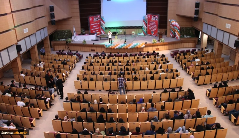 آئین دانش آموختگی دانشجومعلمان ورودی 94 دانشگاه فرهنگیان کرمان