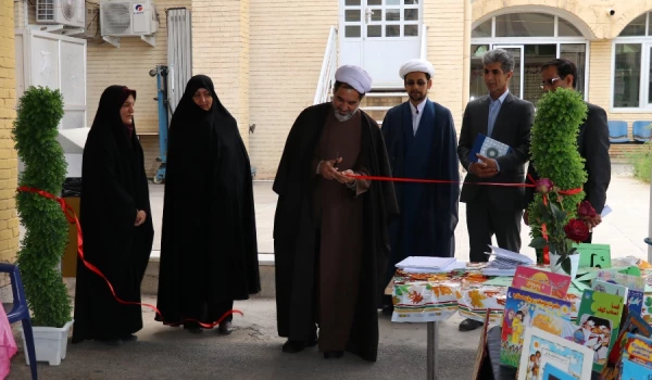 نمایشگاه عترت و قرآن کریم در پردیس شهید باهنر