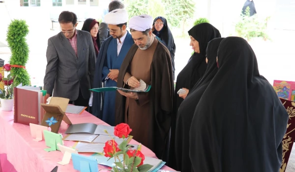 نمایشگاه عترت و قرآن کریم در پردیس شهید باهنر