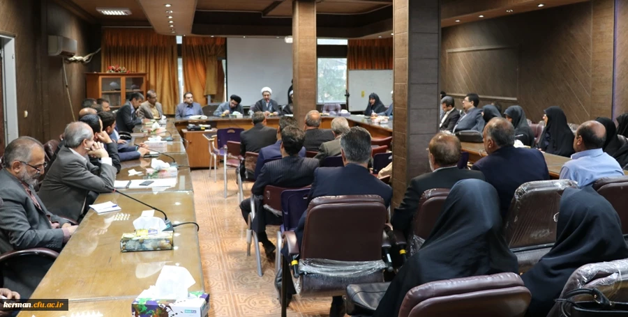 جلسه هم اندیشی اساتید دانشگاه فرهنگیان استان با حضور حجت الاسلام والمسلمین علیدادی سلیمانی