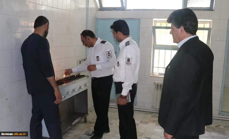 بازدید کارشناسان سازمان آتش نشانی و خدمات ایمنی شهرداری کرمان از دانشگاه فرهنگیان استان