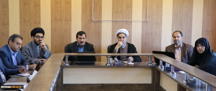 شورای اداری دانشگاه فرهنگیان کرمان با حضور دکتر خاکی