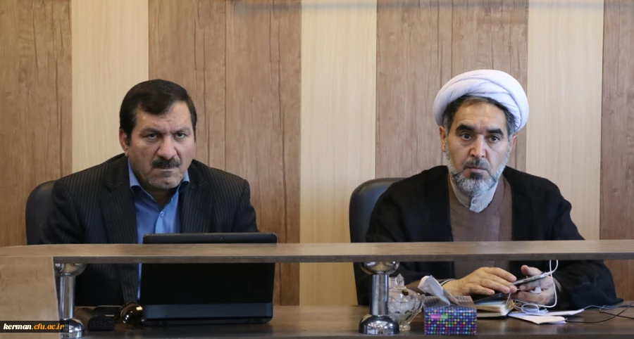 شورای اداری دانشگاه فرهنگیان کرمان با حضور دکتر خاکی