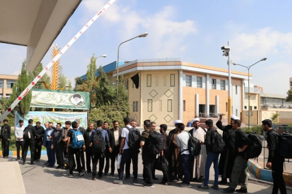استقبال از دانشجومعلمان زائر پیاده روی اربعین حسینی در دانشگاه فرهنگیان کرمان 2