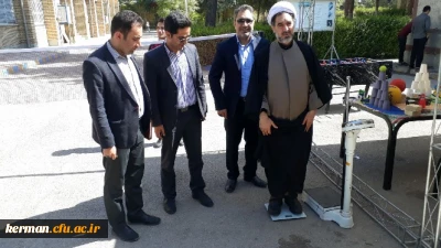 به مناسبت گرامیداشت هفته تربت بدنی نمایشگاه تندرستی در پردیس خواجه نصیرالدین طوسی دانشگاه فرهنگیان کرمان برپاشد.