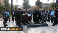 غبار روبی قبور مطهر شهدای گمنام به مناسبت هفته بسیج