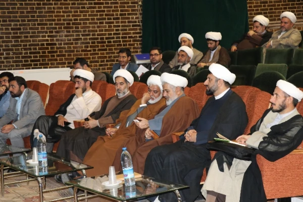 دانشگاه فرهنگیان کرمان میزبان مسئولین دفاتر نهاد مقام معظم رهبری و مدیران گروه های معارف اسلامی دانشگاه های استان بود. 9