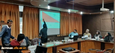 برگزاری کارگاه مدل سازی و کاربرد آن در آموزش ریاضی در دانشگاه فرهنگیان استان کرمان