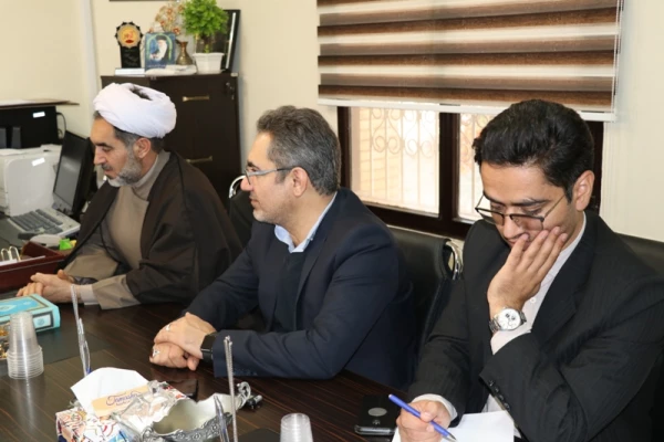 در دیدار مدیرکل امور دانشجویی دانشگاه فرهنگیان کشور با معاونت دانشجویی دانشگاه شهید باهنر کرمان طرفین بر استفاده از تجربیات یکدیگر تأکید نمودند. 4