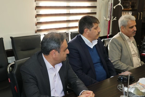 در دیدار مدیرکل امور دانشجویی دانشگاه فرهنگیان کشور با معاونت دانشجویی دانشگاه شهید باهنر کرمان طرفین بر استفاده از تجربیات یکدیگر تأکید نمودند. 5