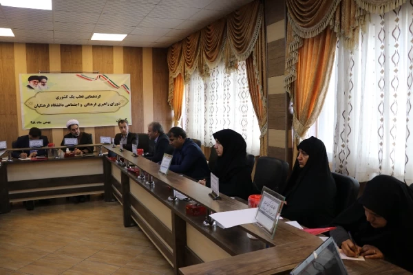 دکتر علی محمدی معاون فرهنگی و اجتماعی دانشگاه فرهنگیان کشور:
پیروی از مکتب شهید سلیمانی، ما را در انجام رسالت دانشگاه که تربیت معلم تراز جمهوری اسلامی است موفق می گرداند. 3