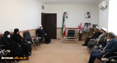 حجت الاسلام و المسلمین علیدادی سلیمانی نماینده ولی فقیه در استان و امام جمعه کرمان:
مکتب شهید سلیمانی، جریان بزرگ فرهنگی است که برگرفته از دل جبهه و جنگ و دانشگاه انسان سازی دفاع مقدس می باشد.