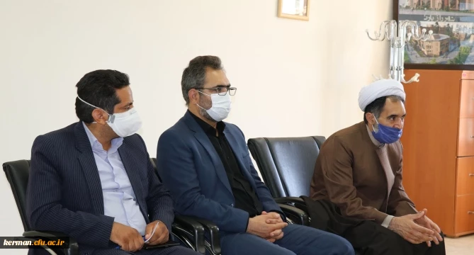 مدیر کل نوسازی توسعه و تجهیز مدارس استان در دیدار با دکتر توان آمادگی اداره کل نوسازی را جهت همکاری و اجرای طرح های عمرانی دانشگاه فرهنگیان کرمان اعلام داشت 3