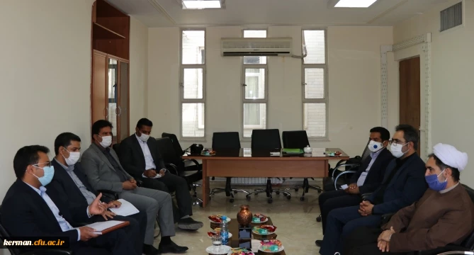 مدیر کل نوسازی توسعه و تجهیز مدارس استان در دیدار با دکتر توان آمادگی اداره کل نوسازی را جهت همکاری و اجرای طرح های عمرانی دانشگاه فرهنگیان کرمان اعلام داشت 2