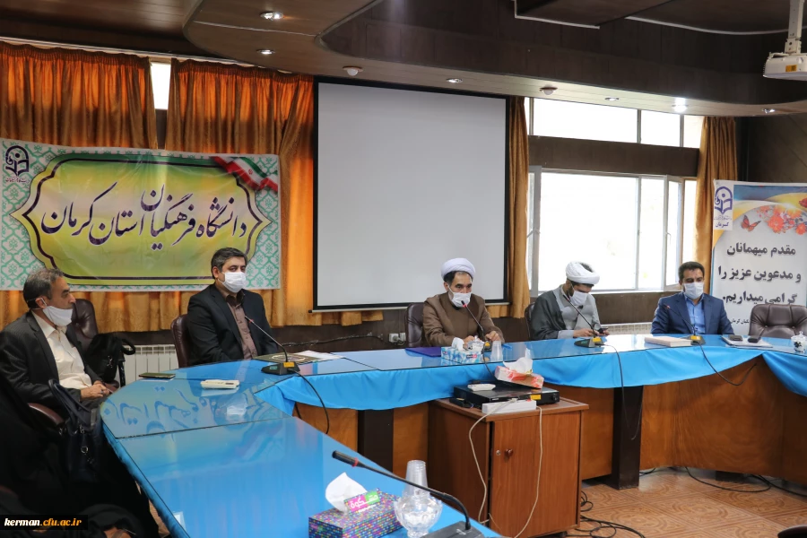 به منظور بررسی وضعیت فضاهای موجود در دانشگاه فرهنگیان استان و استفاده مناسب از بودجه های مصوب استانی در این راستا روسای دانشگاه فرهنگیان و مدیر کل نوسازی مدارس استان با یکدیگر دیدار و گفتگو کردند. 4