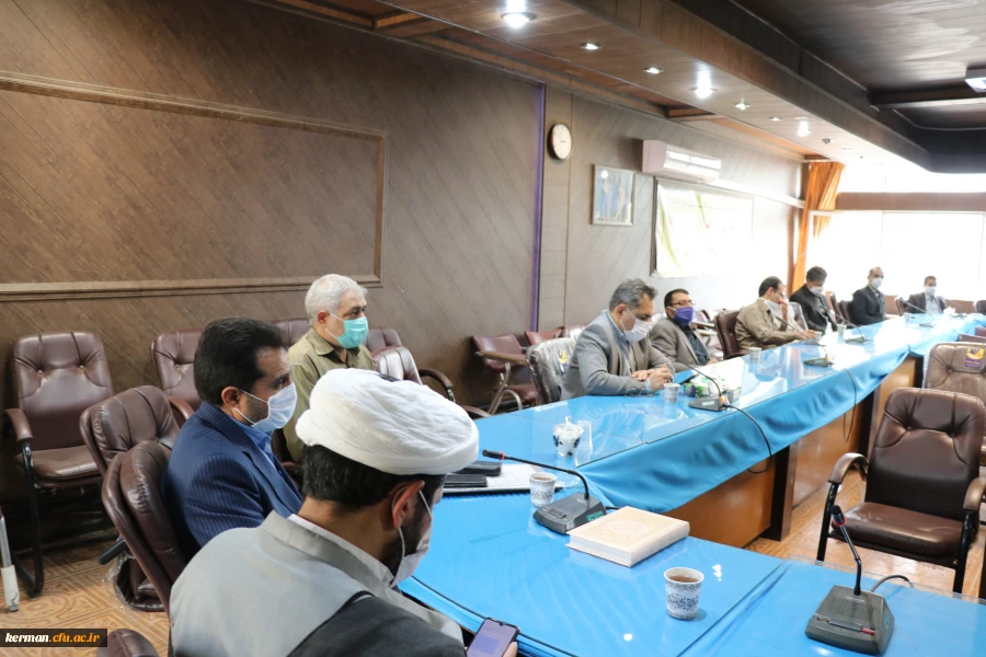 به منظور بررسی وضعیت فضاهای موجود در دانشگاه فرهنگیان استان و استفاده مناسب از بودجه های مصوب استانی در این راستا روسای دانشگاه فرهنگیان و مدیر کل نوسازی مدارس استان با یکدیگر دیدار و گفتگو کردند. 5