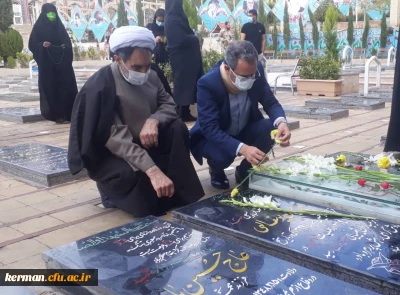 ادای احترام دکتر طاهری نیا به مقام شامخ شهید سلیمانی و دیگر شهدای کرمان
