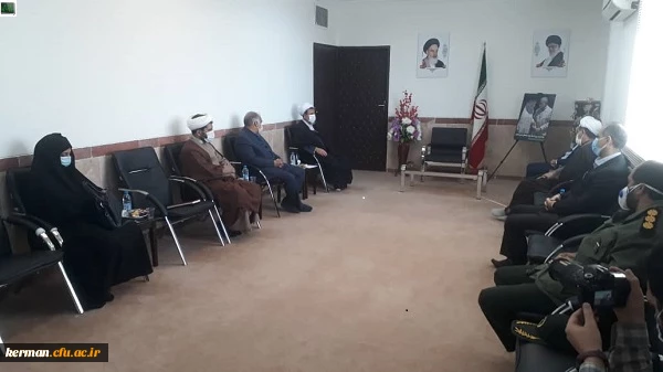 دیدار معاون پزوهش وفناوری دانشگاه فرهنگیان کشور با نمایده ولی فقیه در استان وامام جمعه کرمان  2