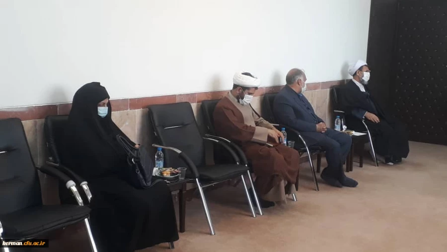 دیدار معاون پزوهش وفناوری دانشگاه فرهنگیان کشور با نمایده ولی فقیه در استان وامام جمعه کرمان  3