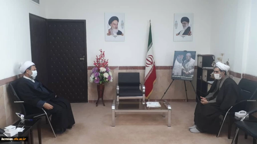 دیدار رییس دانشگاه فرهنگیان استان باآیت الله علیدادی سلیمانی نماینده ولی فقیه در استان وامام جمعه کرمان 2