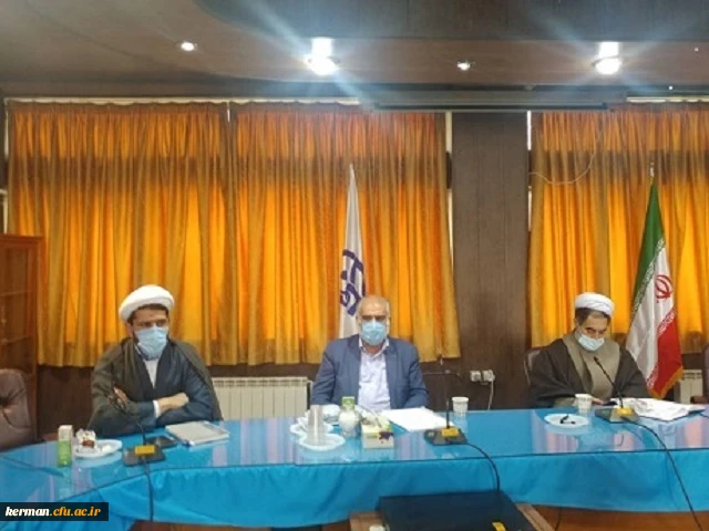 نشست مشترک کمیته علمی ، پژوهشی بنیاد مکتب حاج قاسم سلیمانی با شورای پژوهشی دانشگاه فرهنگیان کرمان 2