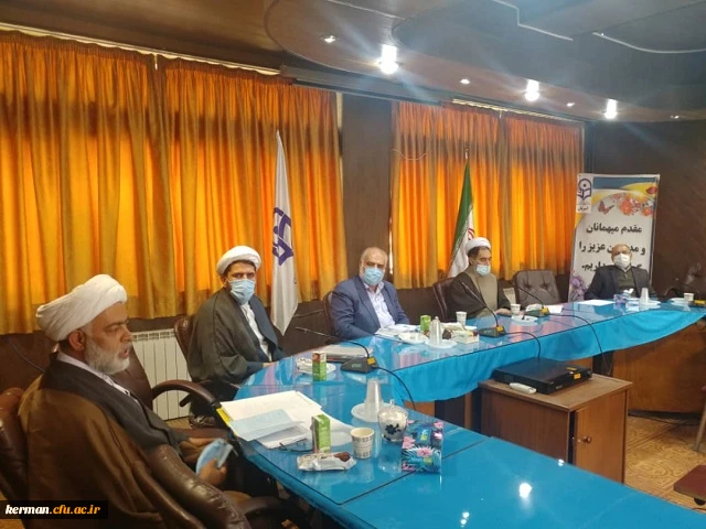 نشست مشترک کمیته علمی ، پژوهشی بنیاد مکتب حاج قاسم سلیمانی با شورای پژوهشی دانشگاه فرهنگیان کرمان 3