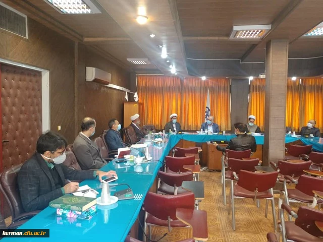 نشست مشترک کمیته علمی ، پژوهشی بنیاد مکتب حاج قاسم سلیمانی با شورای پژوهشی دانشگاه فرهنگیان کرمان 4