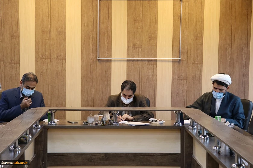 شورای اداری دانشگاه فرهنگیان کرمان با حضوردکتر توان رئیس دانشگاه فرهنگیان استان برگزار شد 4