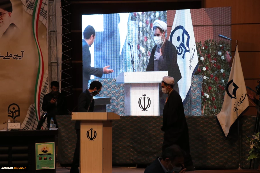 هدف این است که بتوانیم شهید سلیمانی را به عنوان یک الگو برای نسل آینده دانش اموزان و دانشجویان  و معلمان معرفی کنیم  2