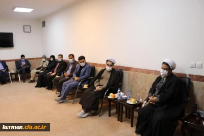 نماینده ولی فقیه در استان وامام جمعه کرمان

استان کرمان مرکز فرهنگی جبهه مقاومت است و سرچشمه ترویج مکتب شهید سلیمانی در این استان است.