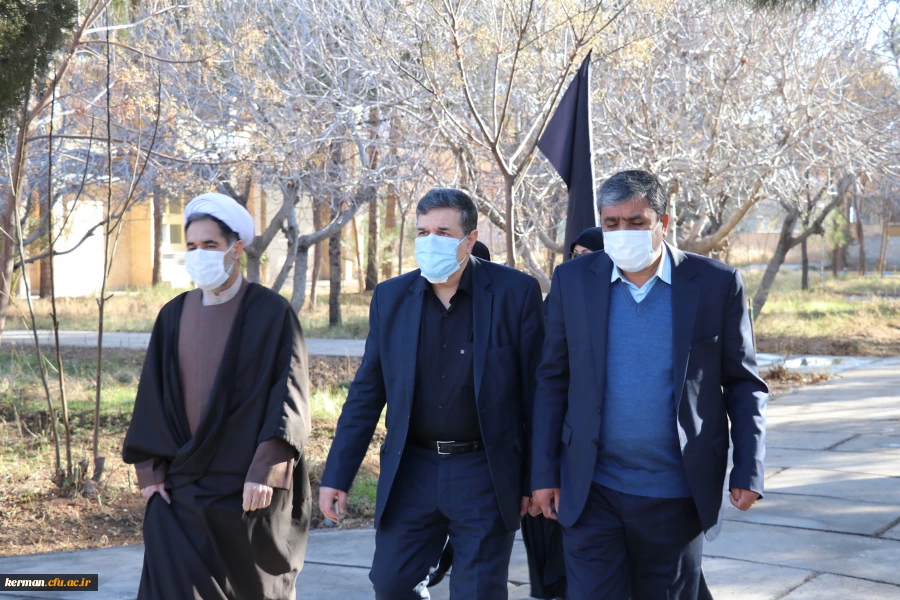 ادای احترام دکتر خنیفر به شهدای گمنام دانشگاه فرهنگیان کرمان 3
