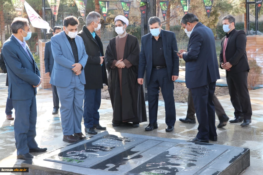 ادای احترام دکتر خنیفر به شهدای گمنام دانشگاه فرهنگیان کرمان 4