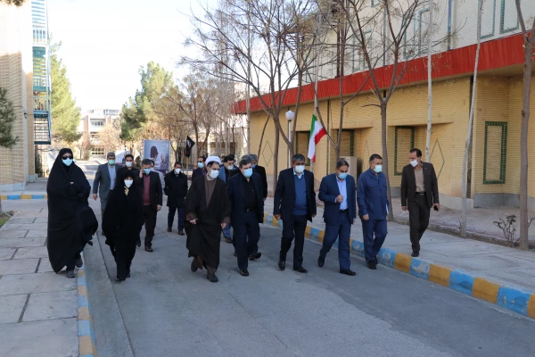 ادای احترام دکتر خنیفر به شهدای گمنام دانشگاه فرهنگیان کرمان 9