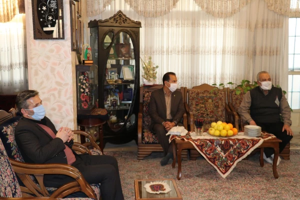 دیدار رئیس دانشگاه فرهنگیان کشور با خانواده شهید محسن برهانی 9