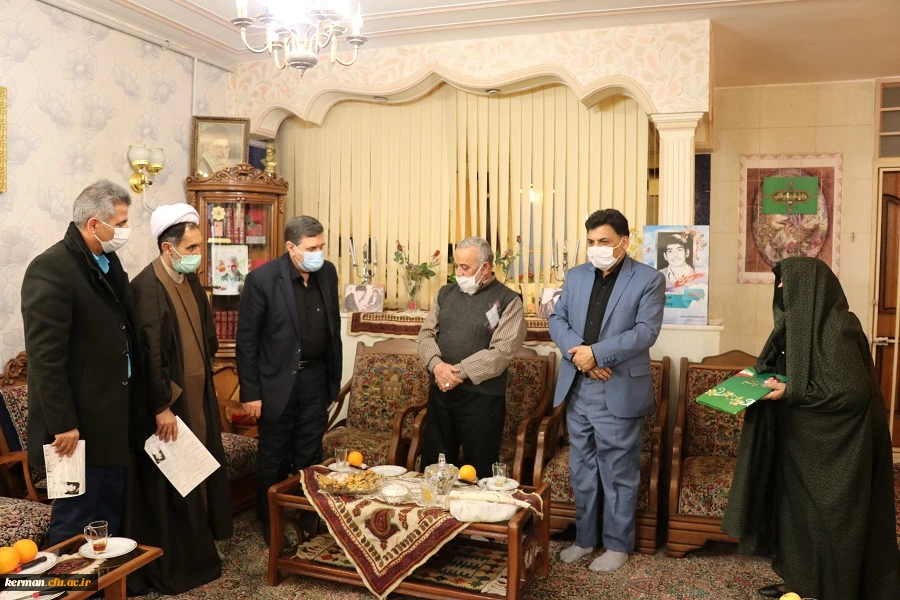 دیدار رئیس دانشگاه فرهنگیان کشور با خانواده شهید محسن برهانی 10