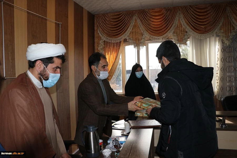 فعالیت های فرهنگی دانشگاه از اهمیت ویژه ای برخوردار میباشد 9