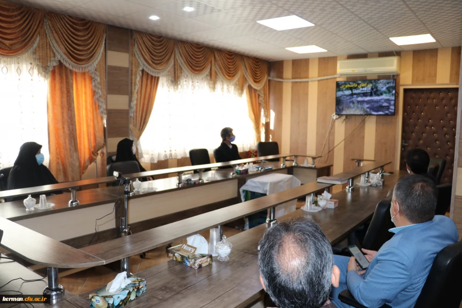 دکتر توان از آمادگی کامل دانشگاه فرهنگیان کرمان برای پذیرش واسکان دانشجو یان درصورت رفع محدودیتهای کرونایی خبر داد 3