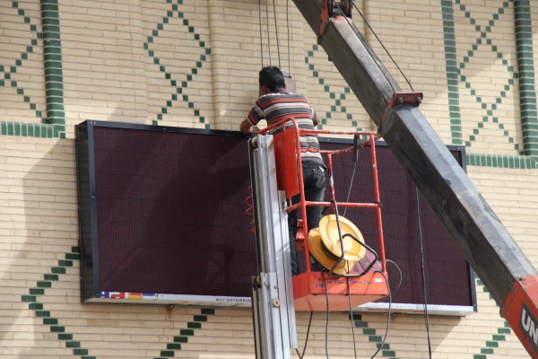 نصب تابلوی دیجیتال در پردیس خواجه نصیر الدین طوسی دانشگاه فرهنگیان کرمان 3