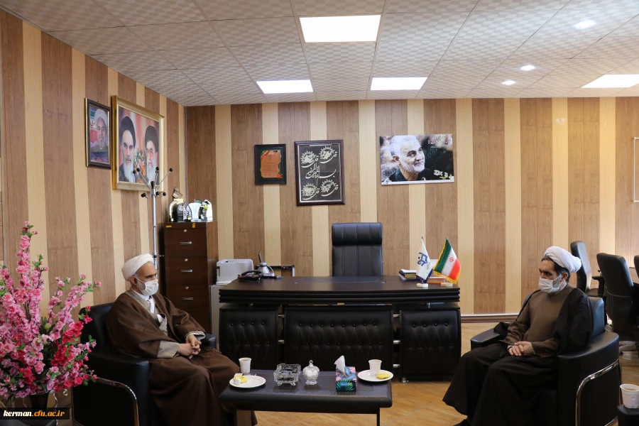 دیدار رئیس دانشگاه فرهنگیان استان با مدیر حوزه های علمیه کرمان 2