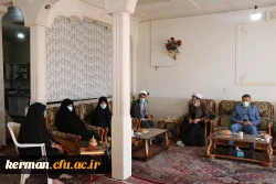 دیدار رئیس دانشگاه فرهنگیان استان کرمان با خانواده شهید حسین محمدی 3
