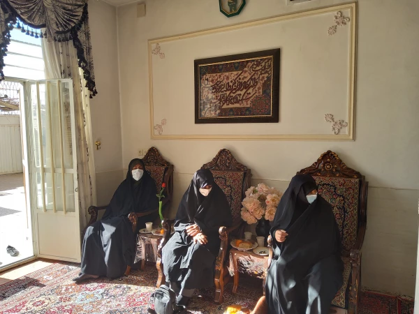 دیدار رئیس دانشگاه فرهنگیان استان کرمان با خانواده شهید حسین محمدی 7