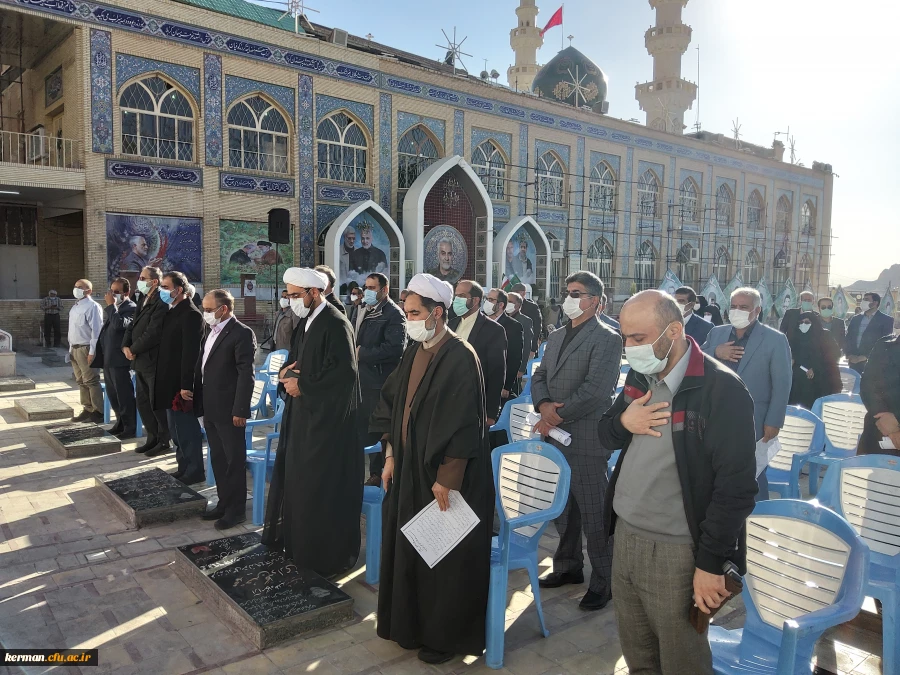 تجدید عهد وپیمان اساتید بسیجی دانشگاههای استان کرمان با آرمانهای امام راحل وشهدای عظیم الشان      3