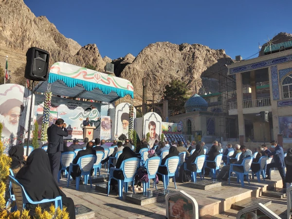 تجدید عهد وپیمان اساتید بسیجی دانشگاههای استان کرمان با آرمانهای امام راحل وشهدای عظیم الشان      6