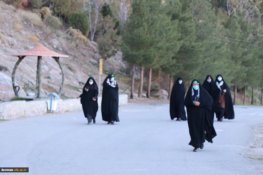 برگزاری مسابقه کوه پیمایی بمناسبت گرامیداشت دهه فجر در دانشگاه فرهنگیان کرمان 9