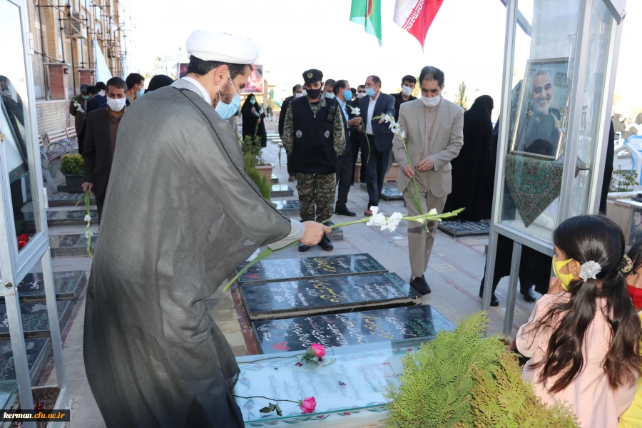 تجدید میثاق دانشگاهیان دانشگاه فرهنگیان کرمان با امام راحل وشهدای عظیم الشان 5