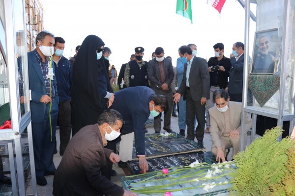 تجدید میثاق دانشگاهیان دانشگاه فرهنگیان کرمان با امام راحل وشهدای عظیم الشان 7