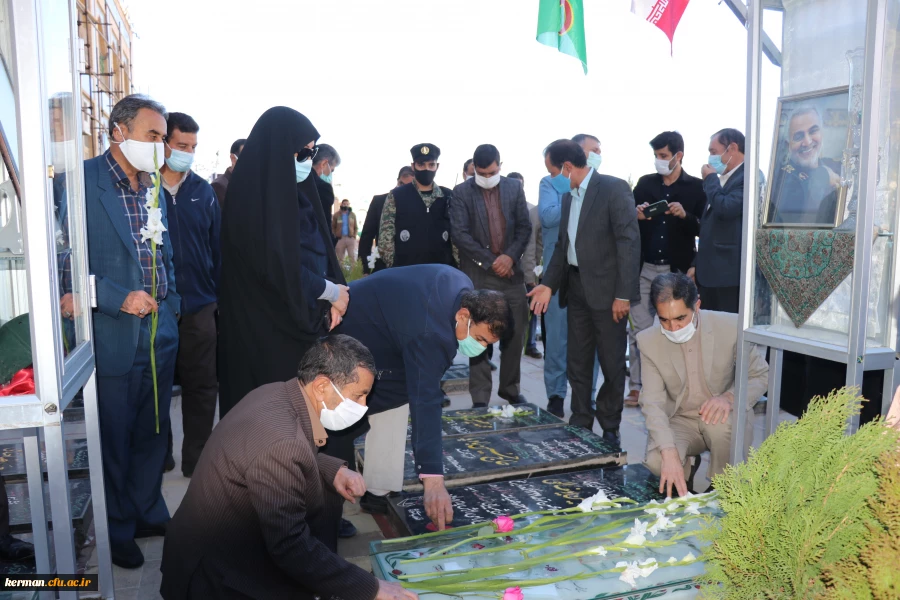 تجدید میثاق دانشگاهیان دانشگاه فرهنگیان کرمان با امام راحل وشهدای عظیم الشان 7