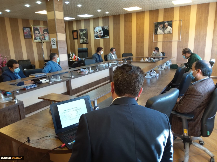 جلسه ستاد شاهد وایثارگر دانشگاه فرهنگیان کرمان با حضور دکتر توان رئیس دانشگاه فرهنگیان استان ، احمدی وعلیزاده نمایندگان اعزامی از سازمان مرکزی دانشگاه ، سرهنگ مهدوی وسایر اعضاء بمنظور بررسی عملکرد وپیشرفت کار پروژه یادمان شهدای گمنام برگزار شد 5