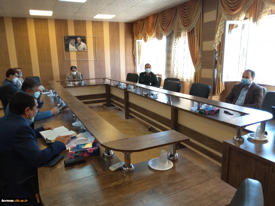 جلسه ستاد شاهد وایثارگر دانشگاه فرهنگیان کرمان با حضور دکتر توان رئیس دانشگاه فرهنگیان استان ، احمدی وعلیزاده نمایندگان اعزامی از سازمان مرکزی دانشگاه ، سرهنگ مهدوی وسایر اعضاء بمنظور بررسی عملکرد وپیشرفت کار پروژه یادمان شهدای گمنام برگزار شد 11